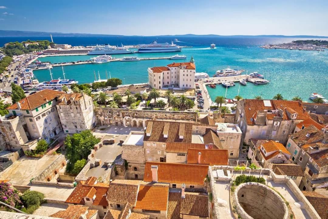 House "Anno 1881"-Center Of Split Apartment Bagian luar foto