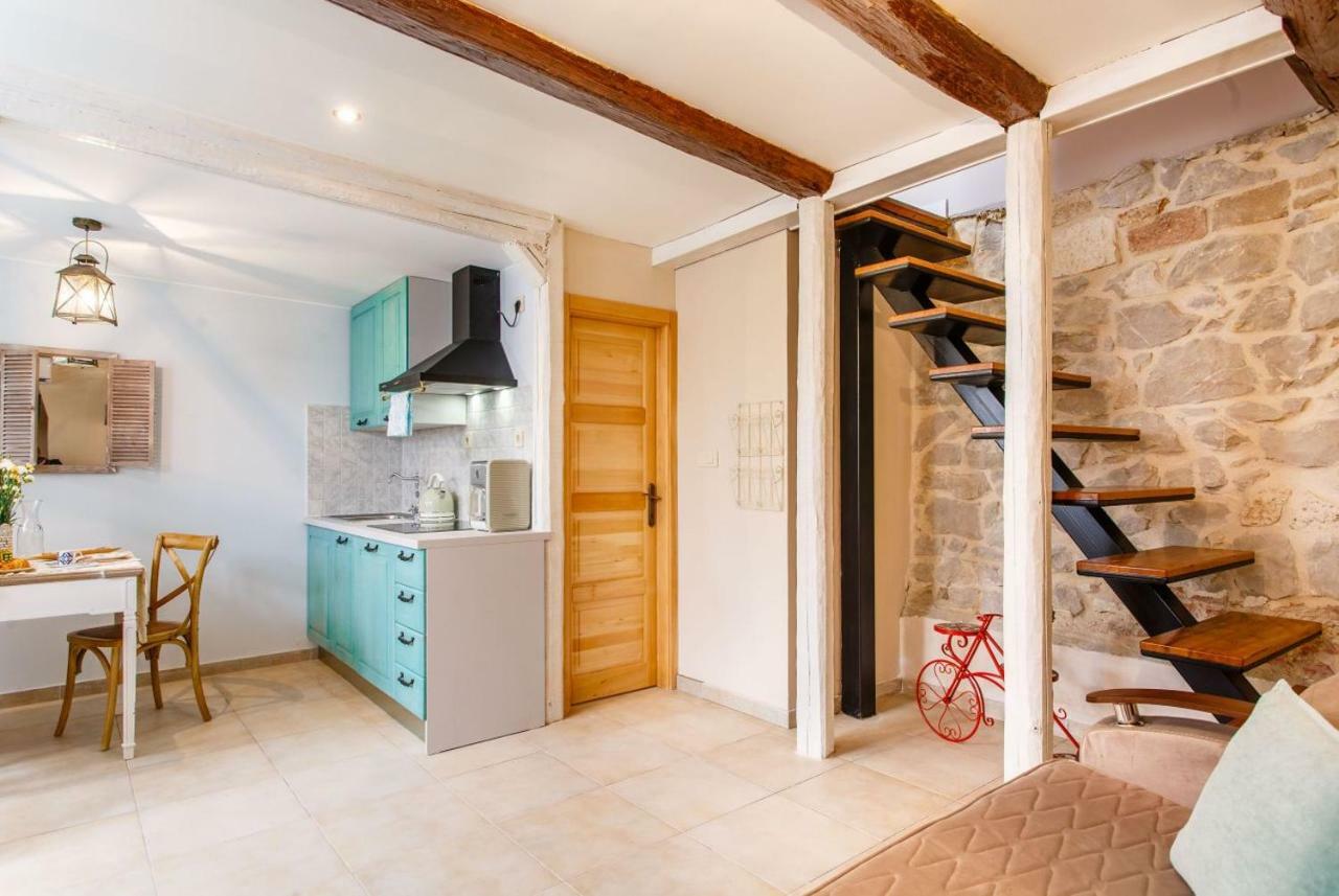 House "Anno 1881"-Center Of Split Apartment Bagian luar foto