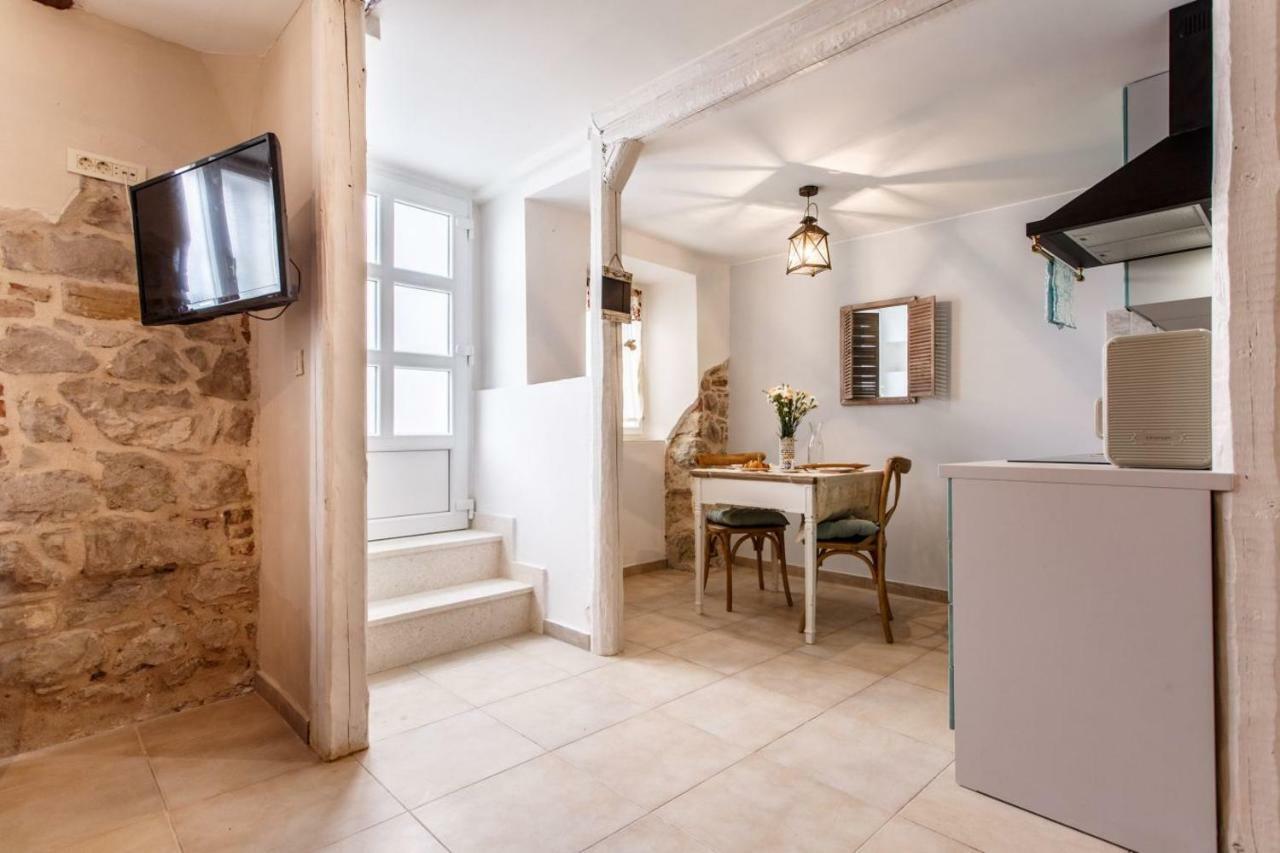 House "Anno 1881"-Center Of Split Apartment Bagian luar foto