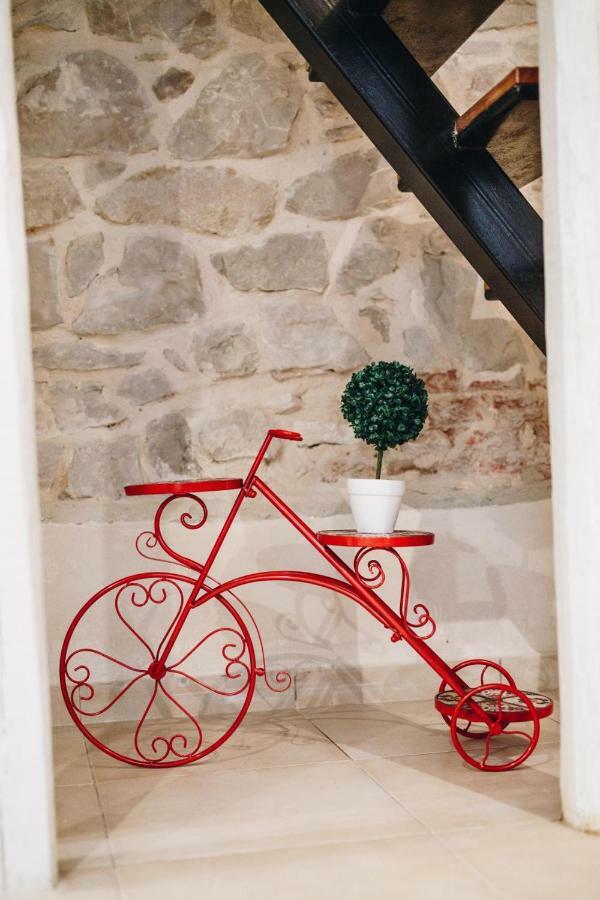 House "Anno 1881"-Center Of Split Apartment Bagian luar foto